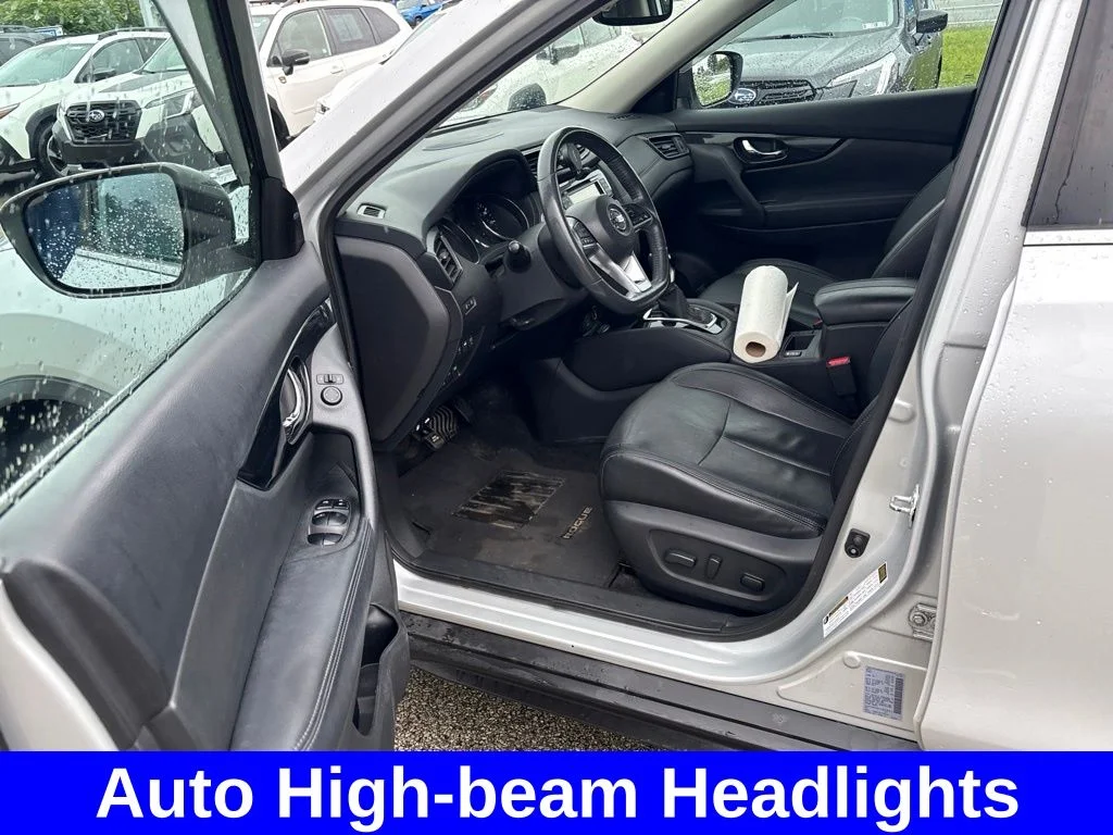 Used 2017 Silver Nissan SL image 13