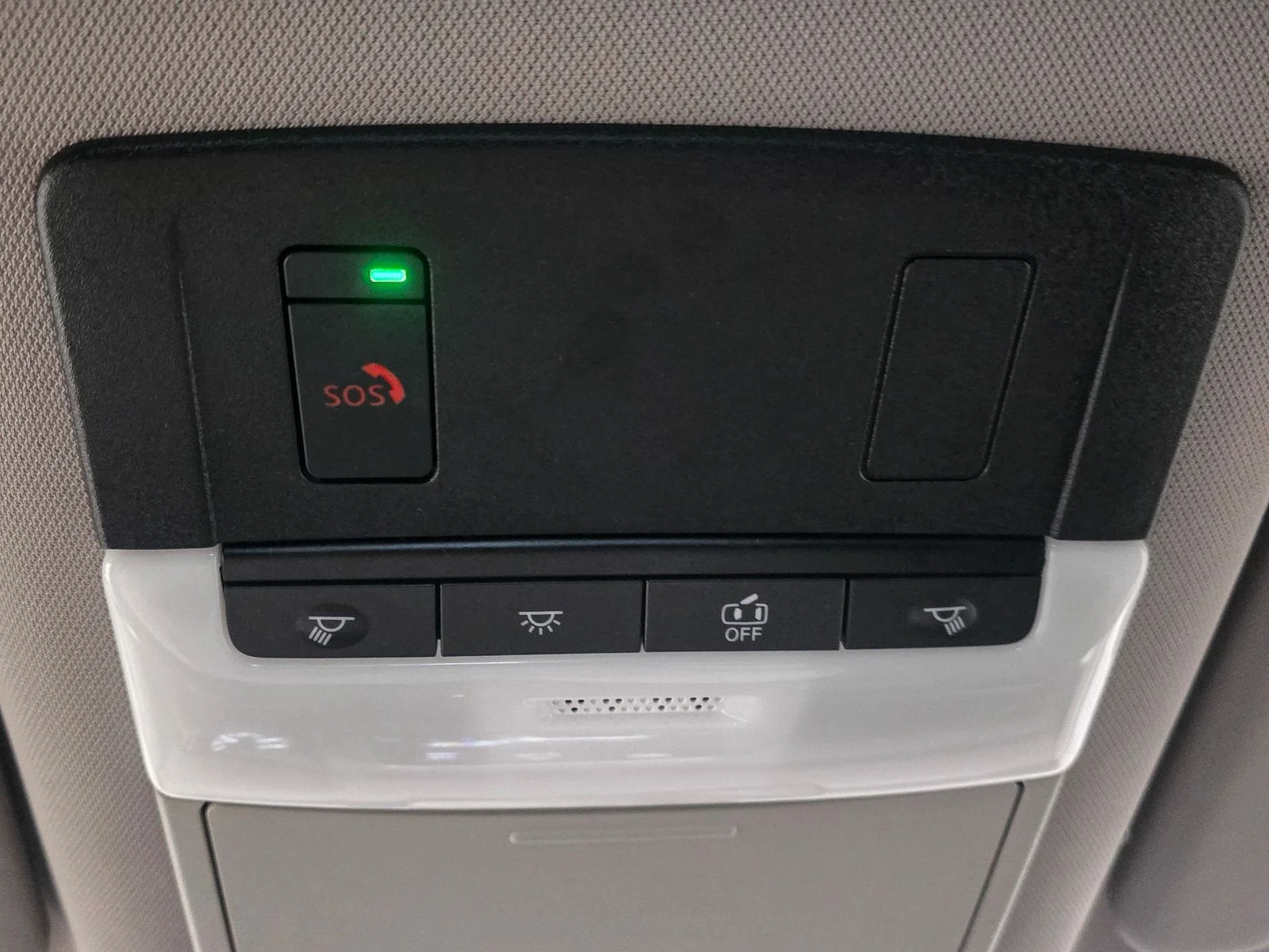 Used 2023 Red Nissan SV image 33