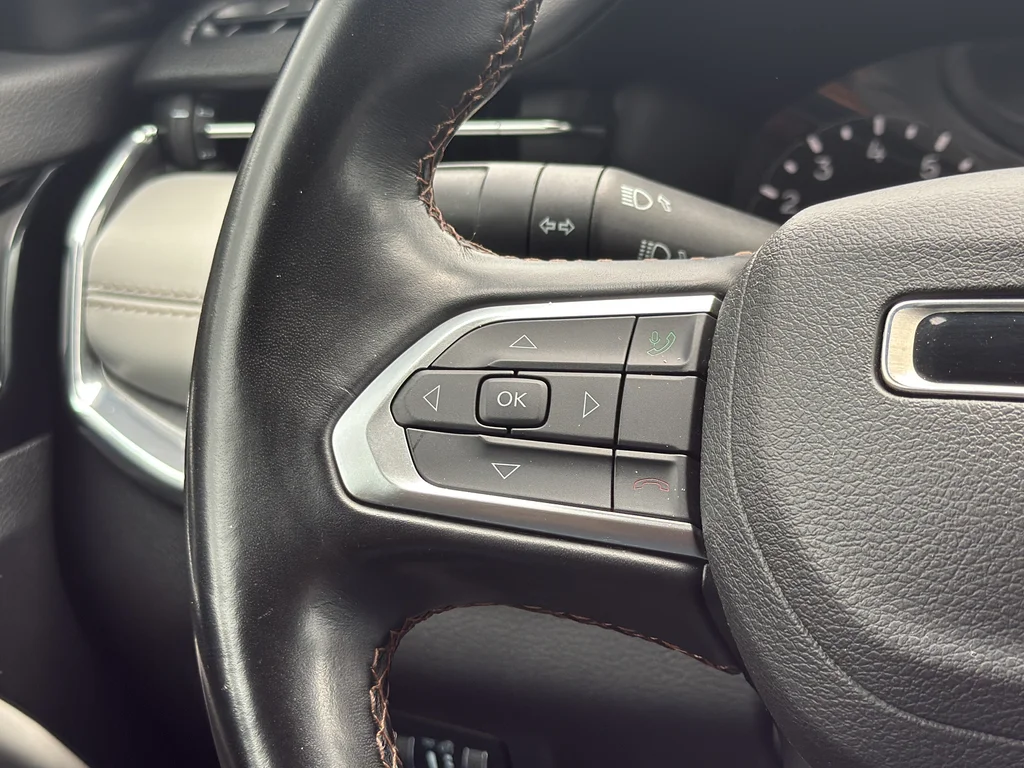 Used 2022 Red Jeep Limited image 17