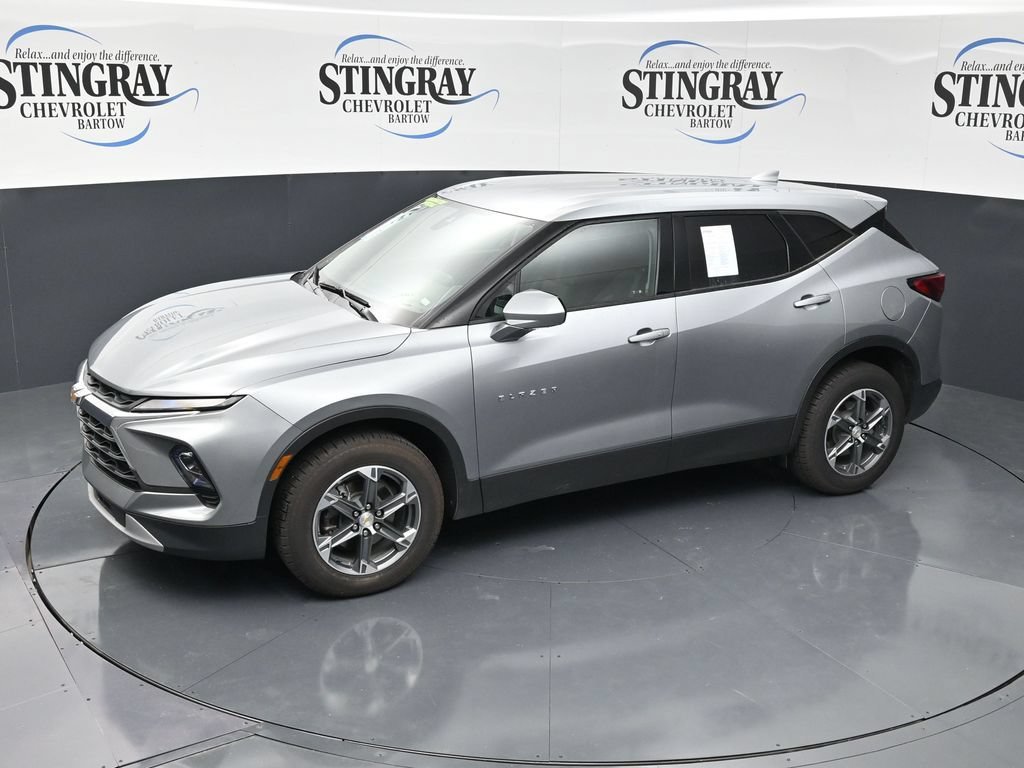 Used 2025 Sterling Gray Metallic Chevrolet 2LT image 23