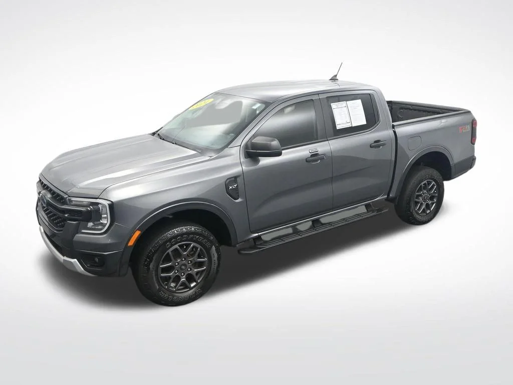 Used 2024 Gray Metallic Ford XLT image 28