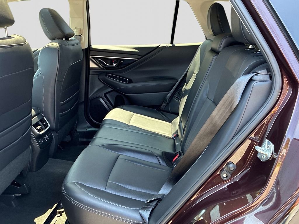 Used 2023  Subaru Limited image 18