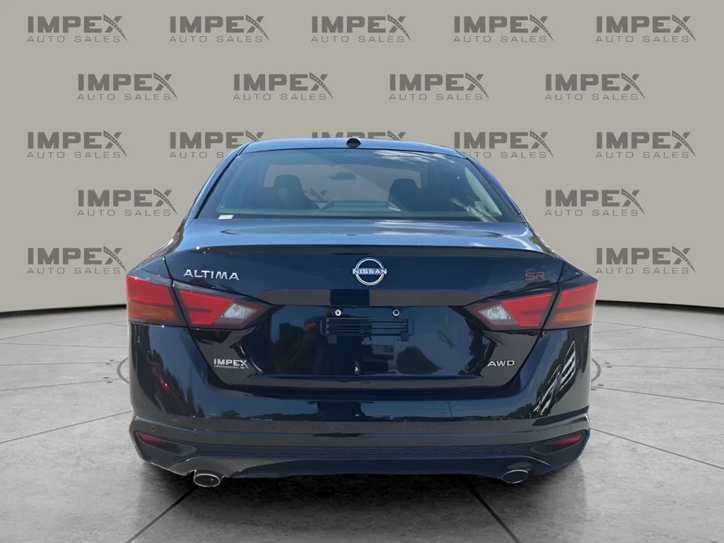 Used 2024 Black Nissan 2.5 SR image 4
