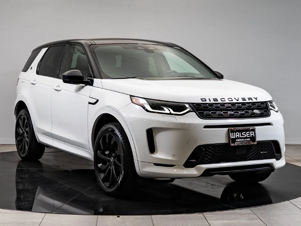 Used 2023 Fuji White Land Rover SE R-Dynamic image 12