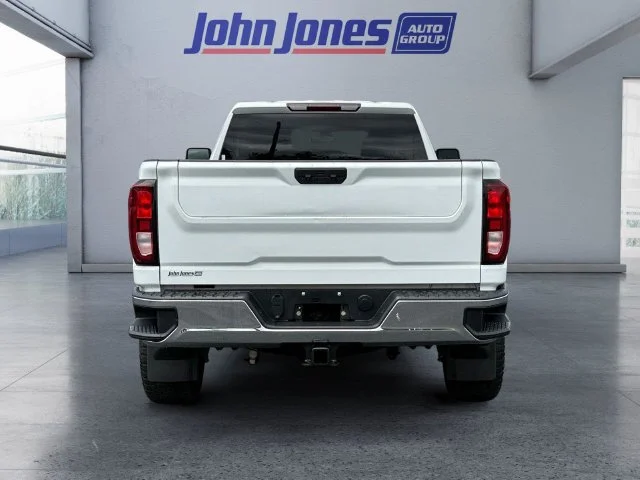 Used 2021 White GMC Base image 5
