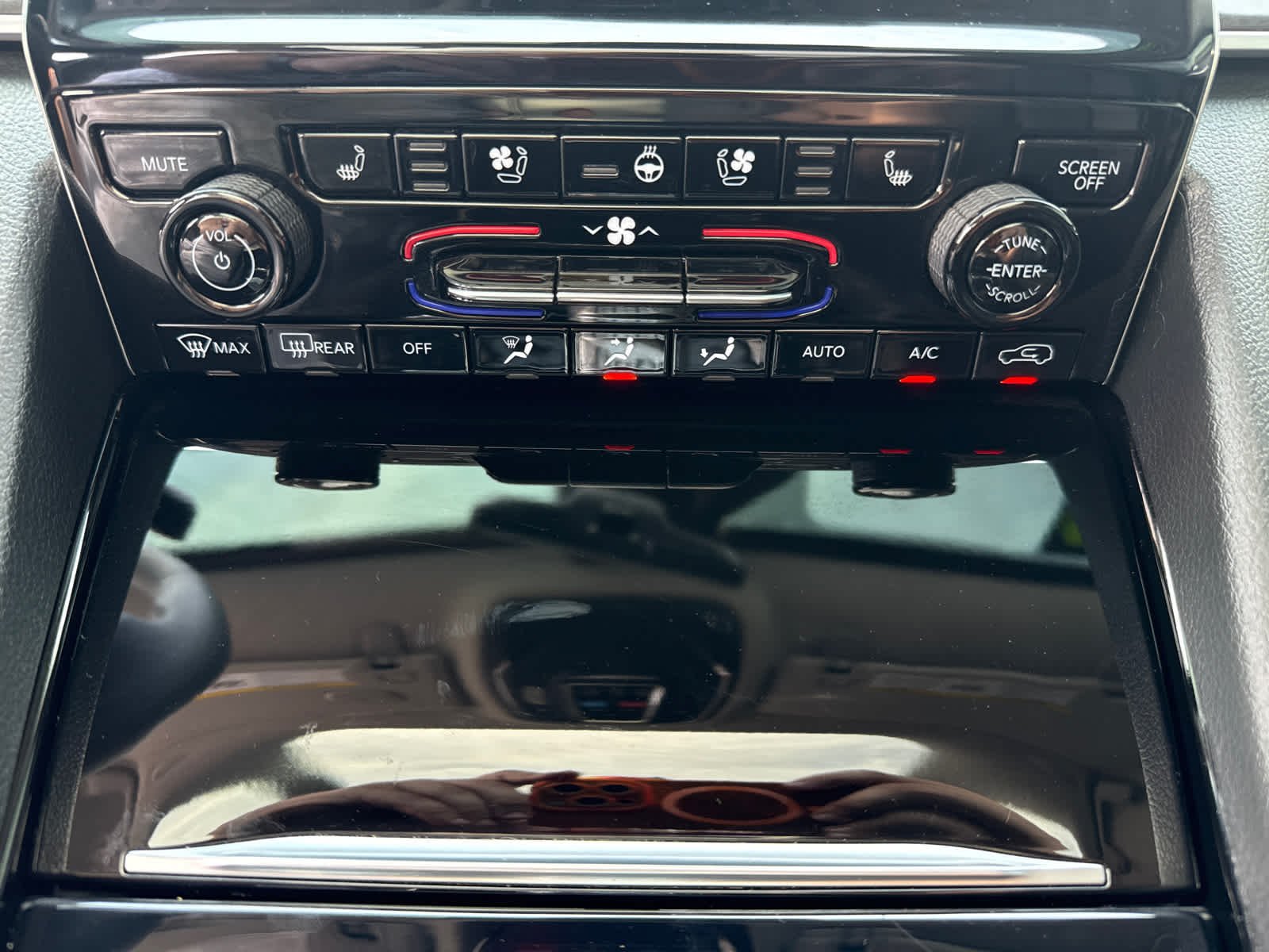 Used 2023 Velvet Red Pearlcoat Jeep Limited image 21