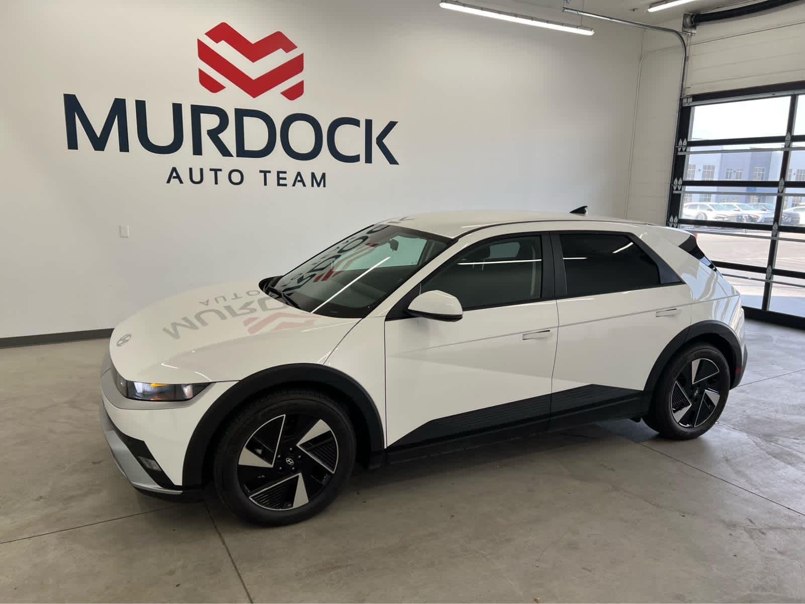 Used 2025 Atlas White Hyundai SE image 1