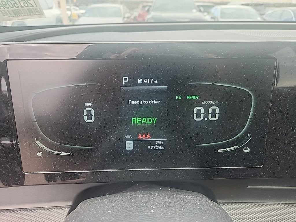 Used 2023 Black Kia LX image 21