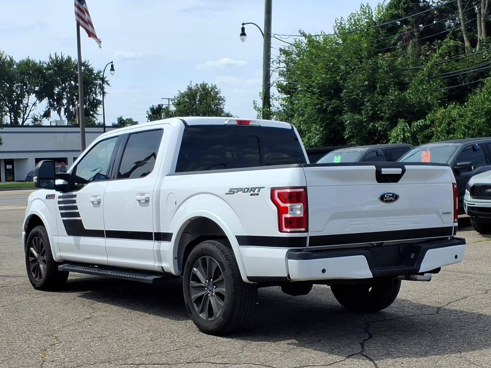 Certified Used 2018 Oxford White Ford XLT image 2