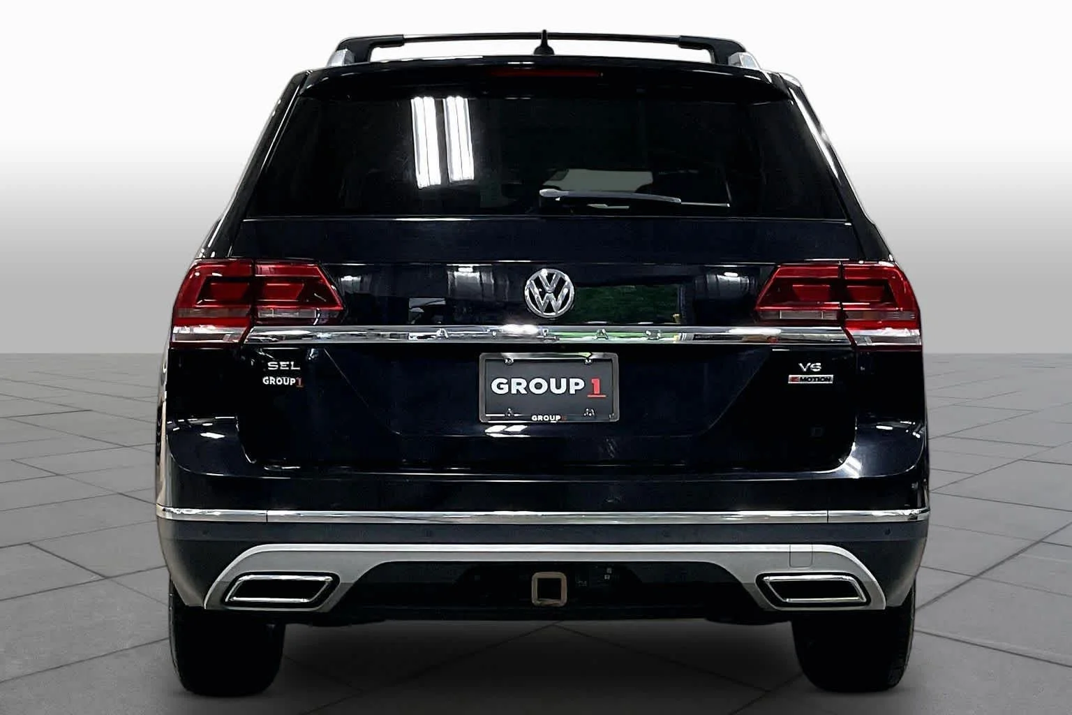 Used 2018 Deep Black Pearl Volkswagen 3.6L V6 SEL image 5