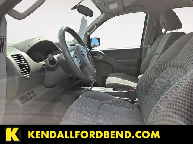 Used 2016 Arctic Blue Nissan SV image 10