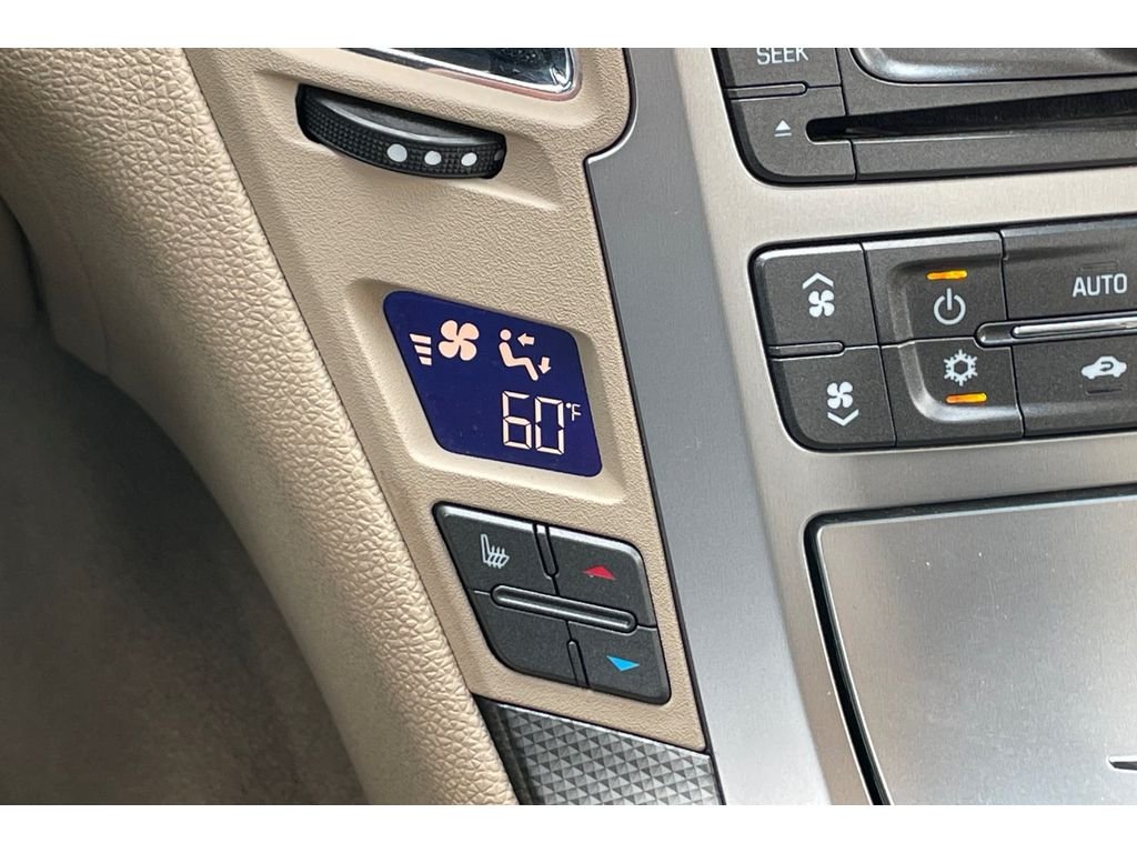 Used 2013 White Diamond Tricoat Cadillac Luxury image 27