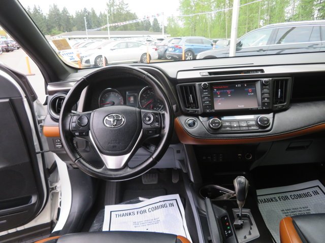Used 2017  Toyota SE image 23
