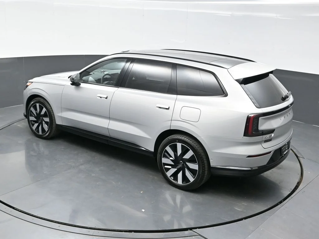 2025 Volvo EX90 Ultra - Photo 36