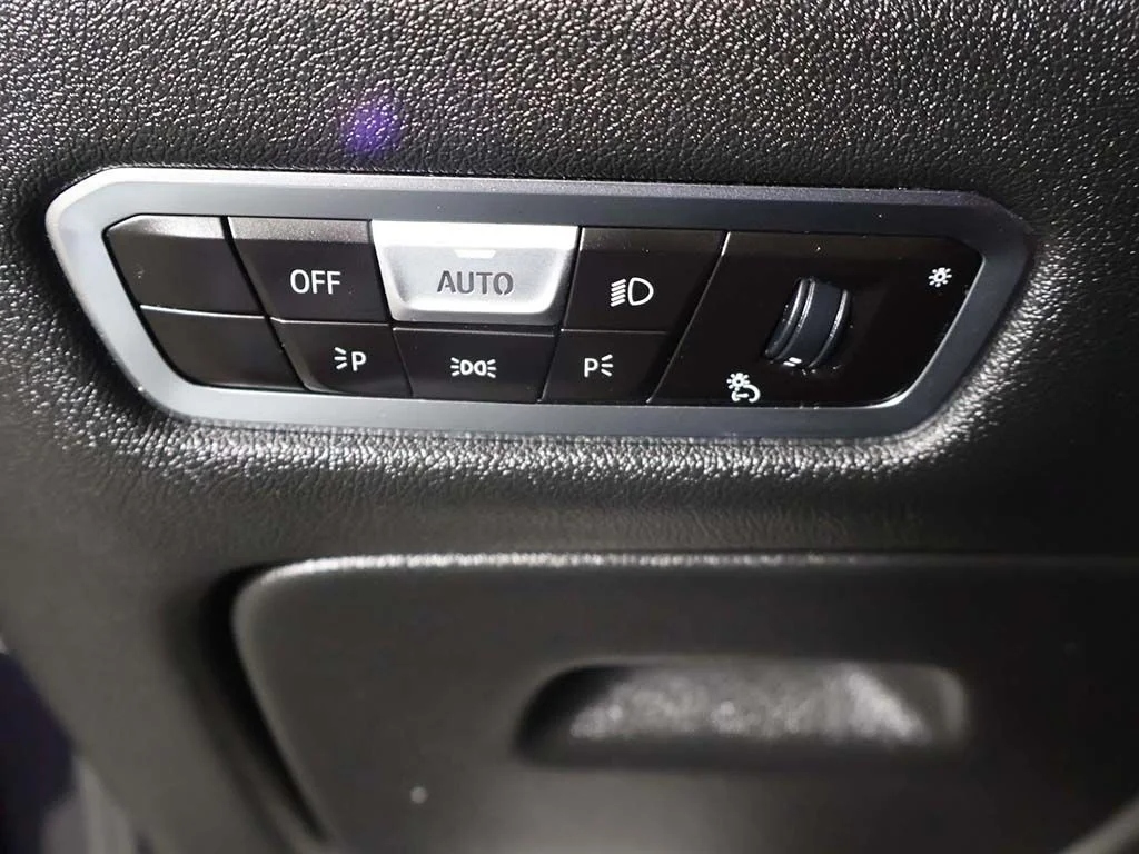 Used 2022 Black BMW M50i image 39