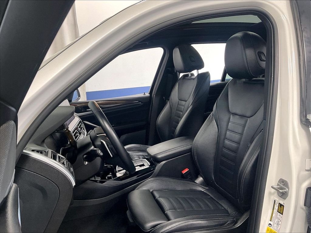 Used 2024 White BMW xDrive30i image 10