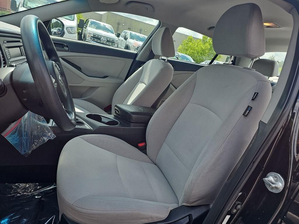 Used 2015 Black Kia LX image 14