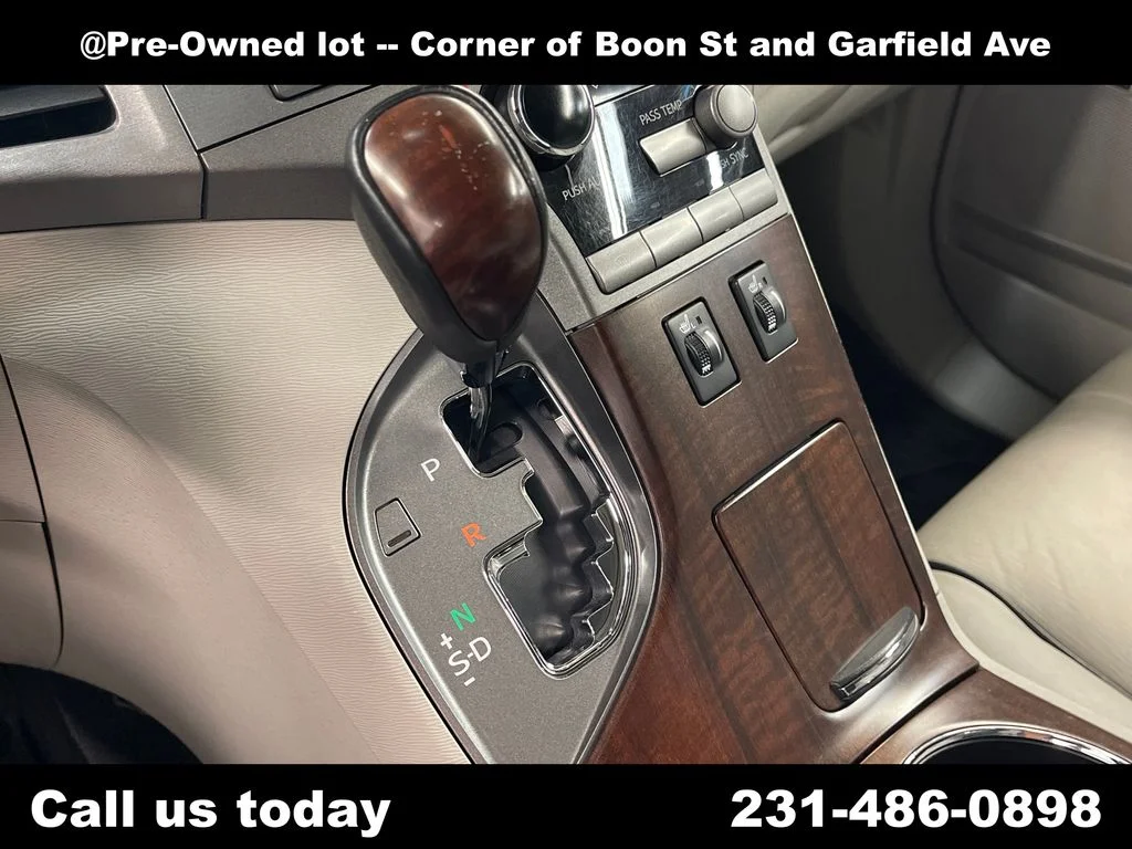 Used 2010 Silver Toyota Base image 23
