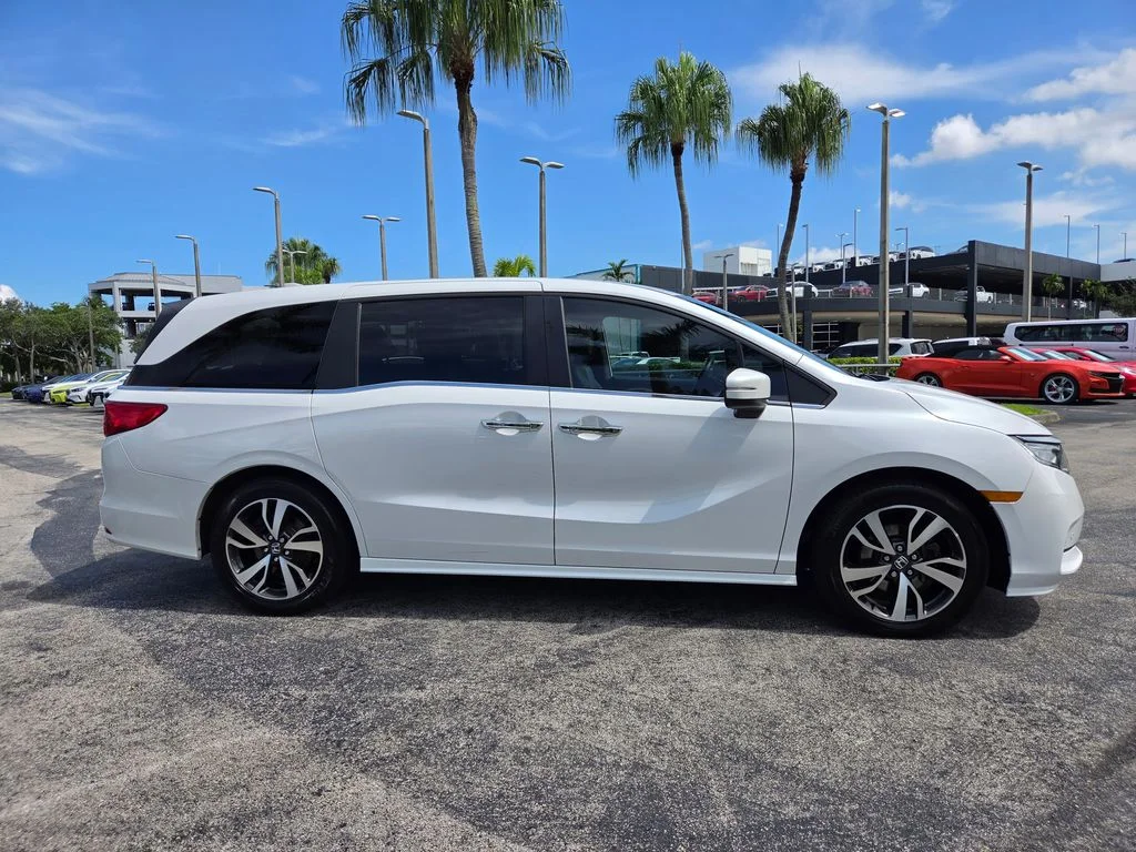 Used 2024 White Honda Touring image 9