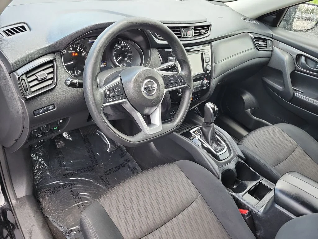Used 2019 Black Nissan S image 18