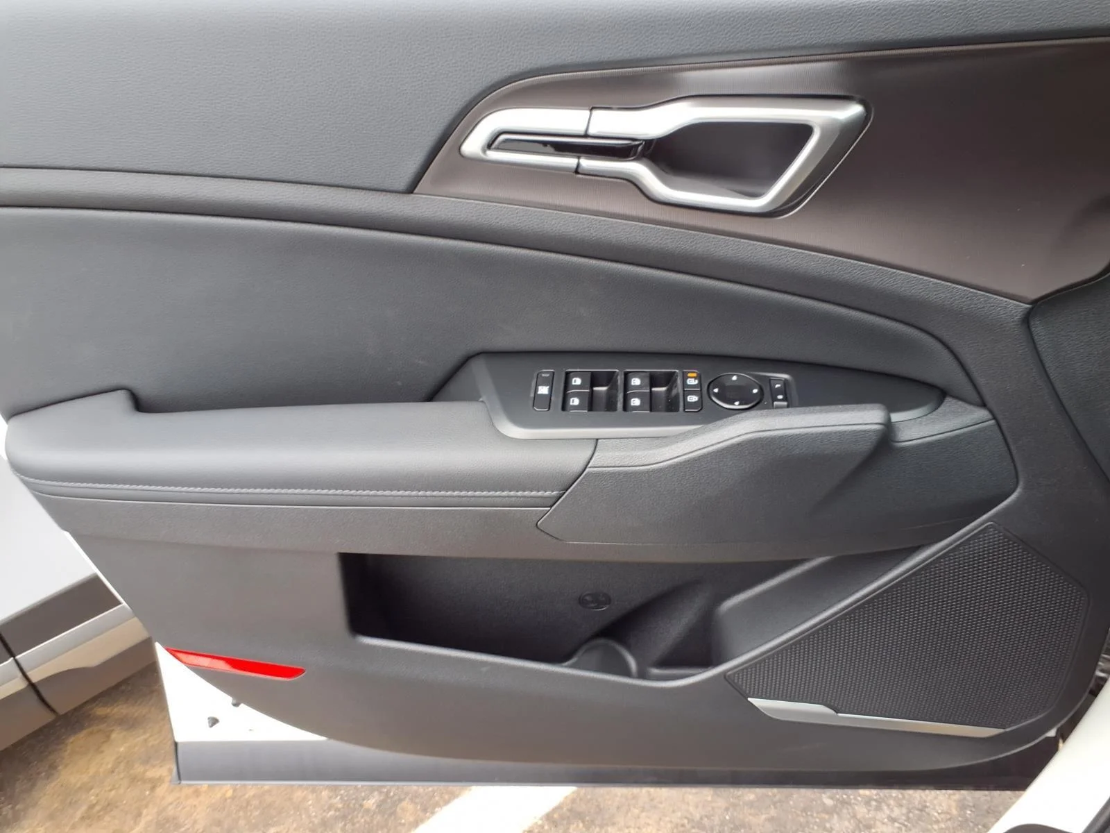 New 2027 Snow White Pearl Kia EX image 11