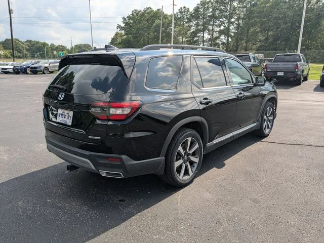 Used 2024 Crystal Black Pearl Honda Touring image 8