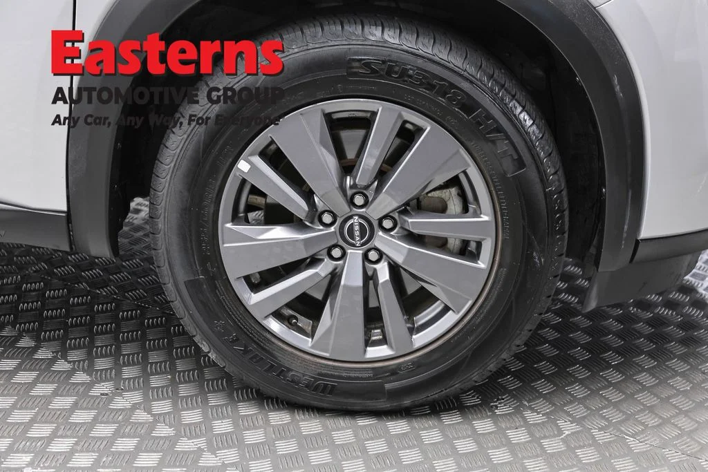 Used 2025 Silver Nissan SV image 32