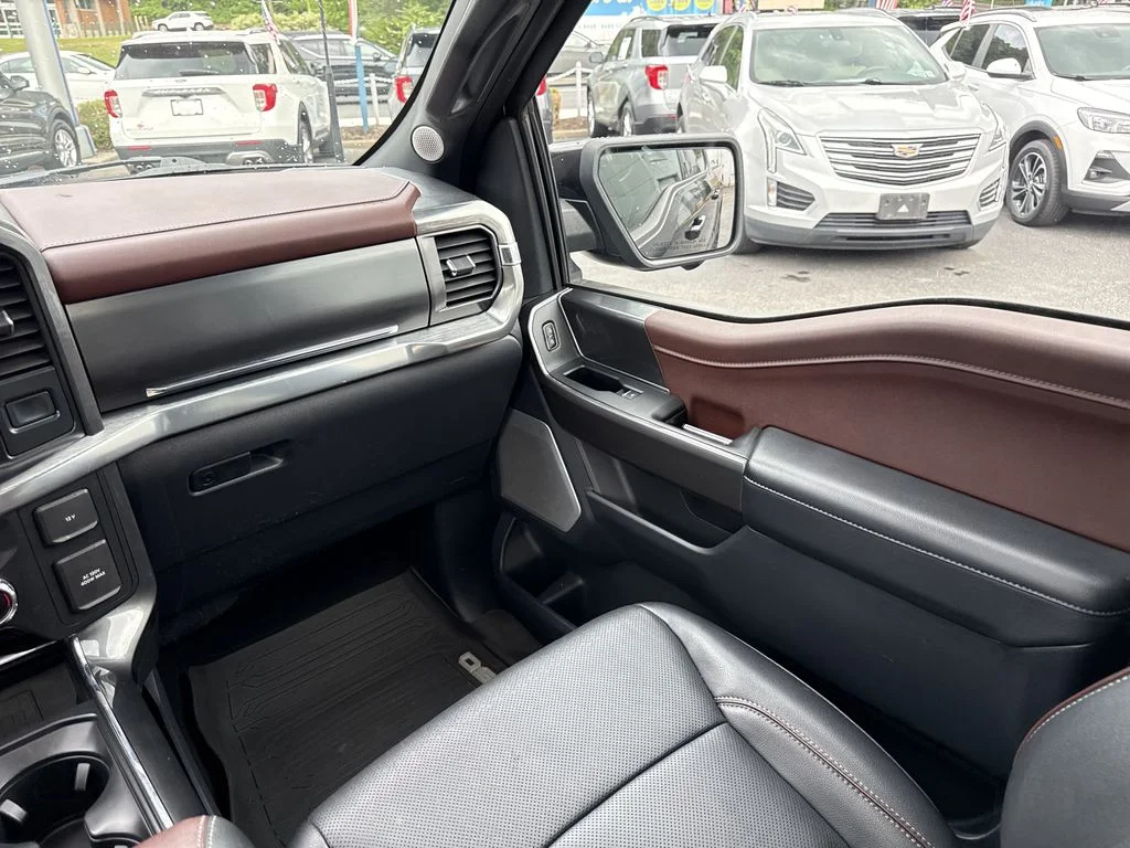 Used 2022 Agate Black Metallic Ford Lariat image 18
