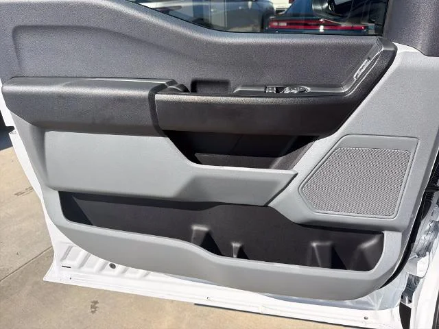 New 2026 Oxford White Ford F-550® XL image 32