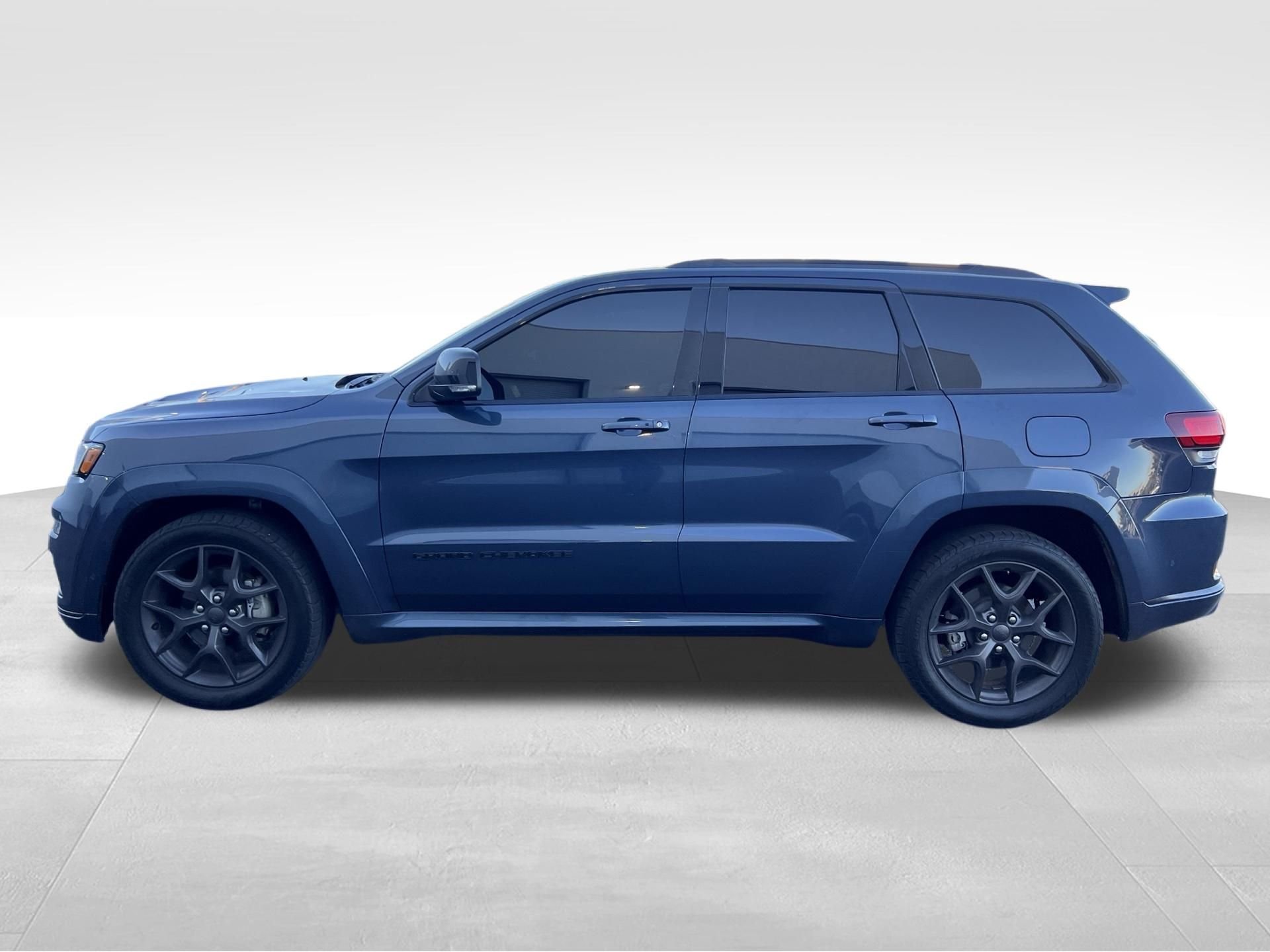 Used 2019 Blue Jeep Limited image 8