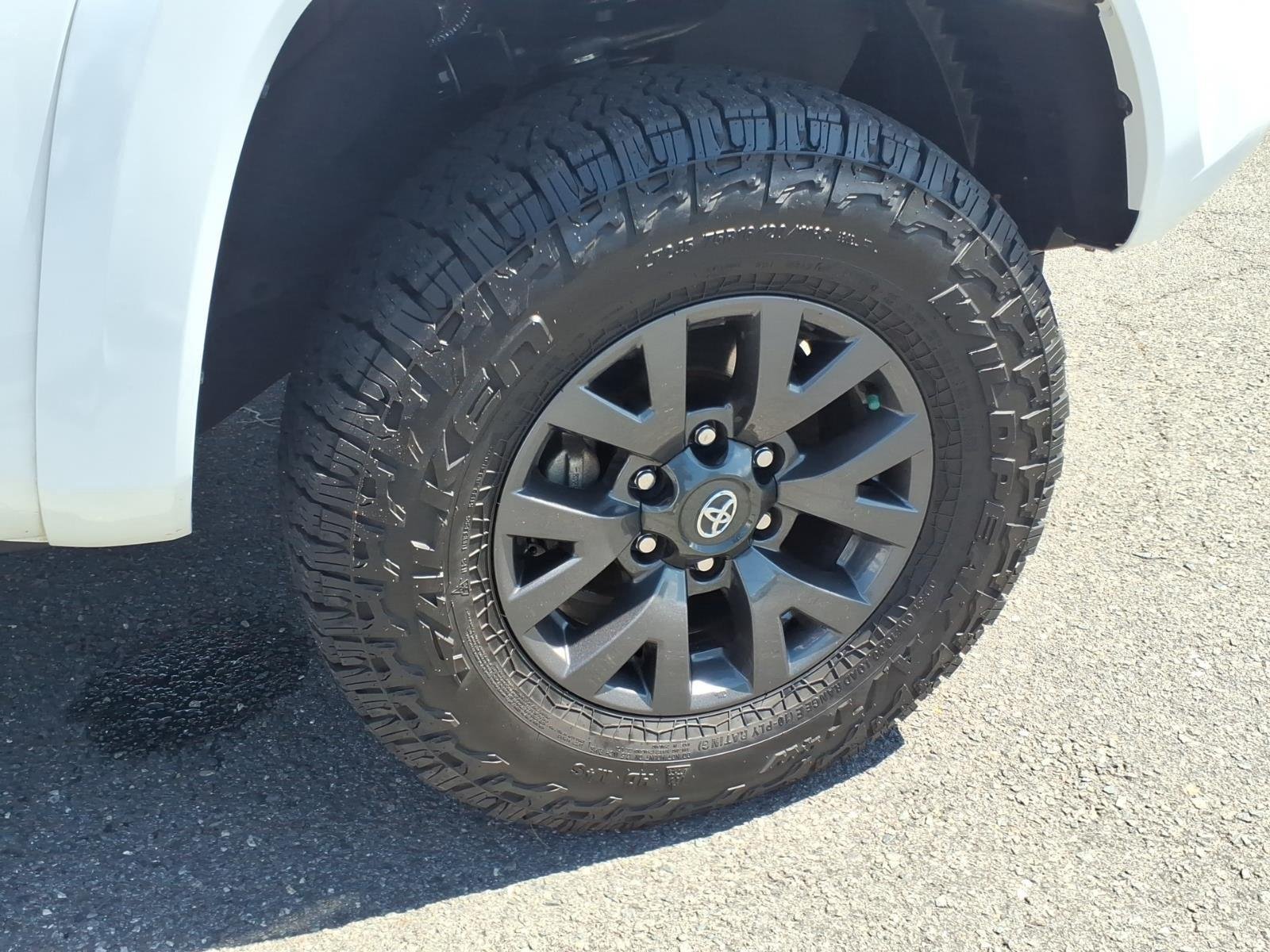 Used 2023 Ice Cap Toyota SR5 image 13