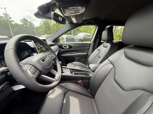 New 2026 Bright White Clearcoat Jeep Latitude image 9