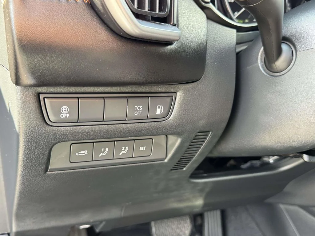 Used 2025 Gray Mazda Premium image 28