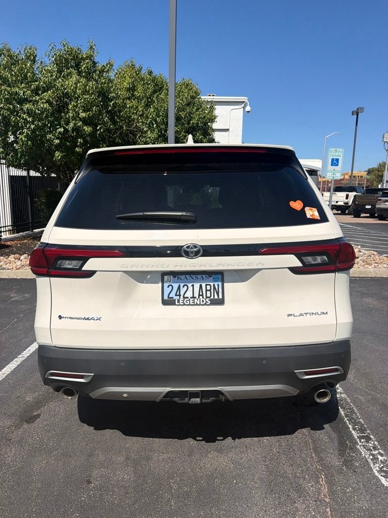 Used 2024 Off-white Toyota Hybrid Platinum MAX image 5
