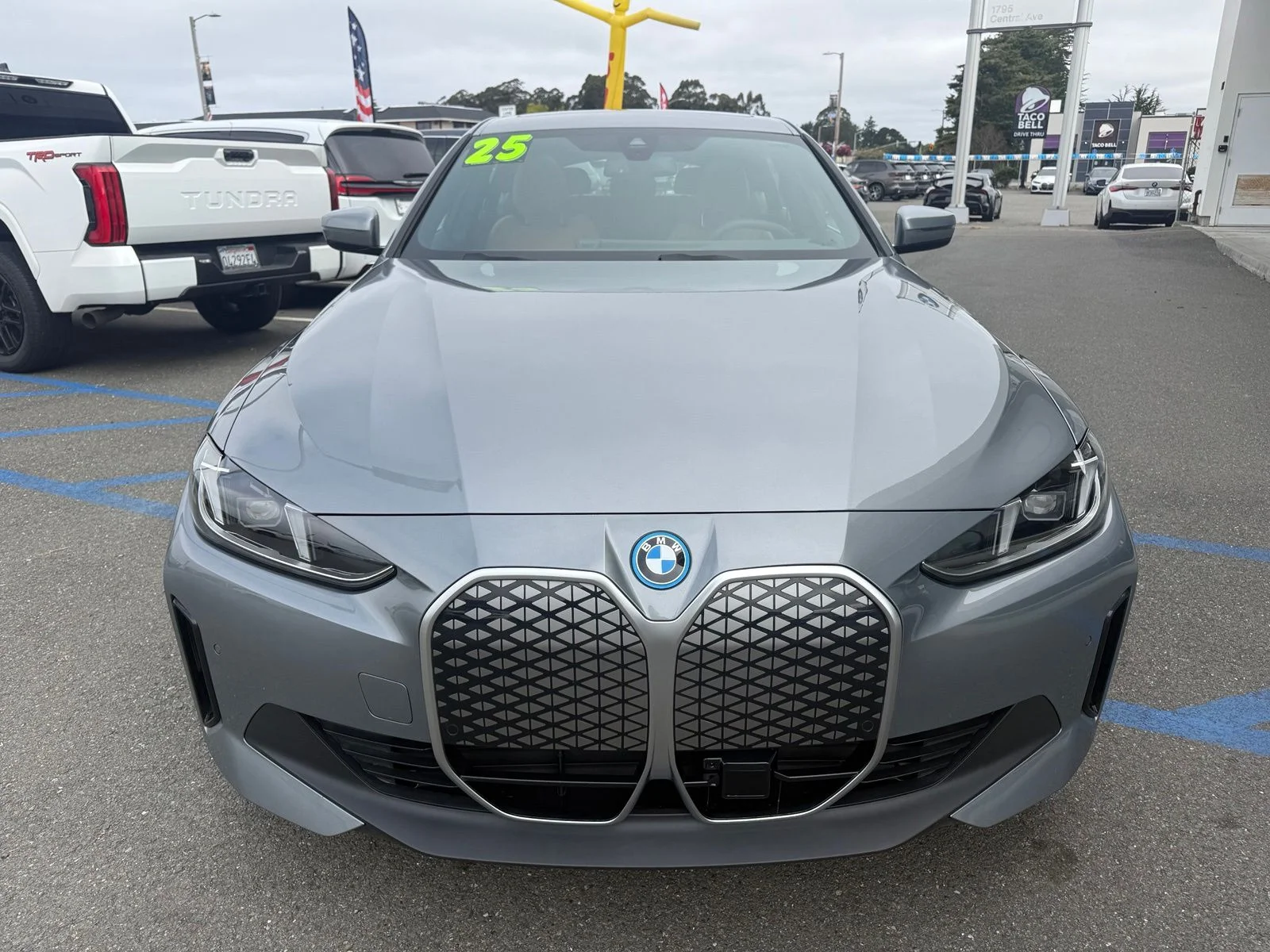 Used 2025 Gray BMW xDrive40 image 3