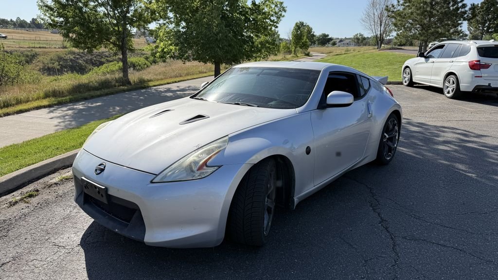 Used 2010 Silver Nissan Touring image 2