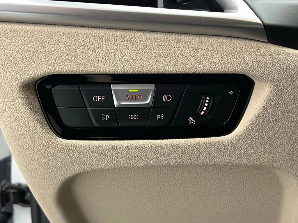 Certified Used 2026 Mineral White Metallic BMW 330i image 20