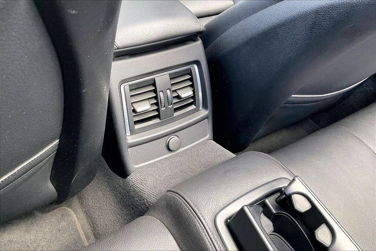 Used 2019 Black BMW xDrive image 10