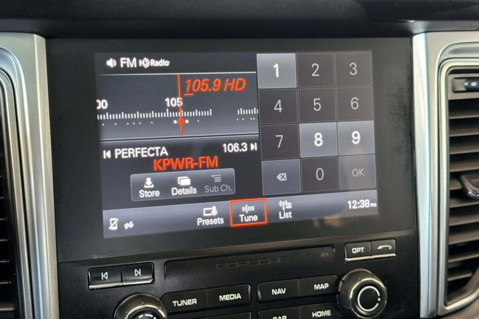 Used 2018 GRAY Porsche S image 17