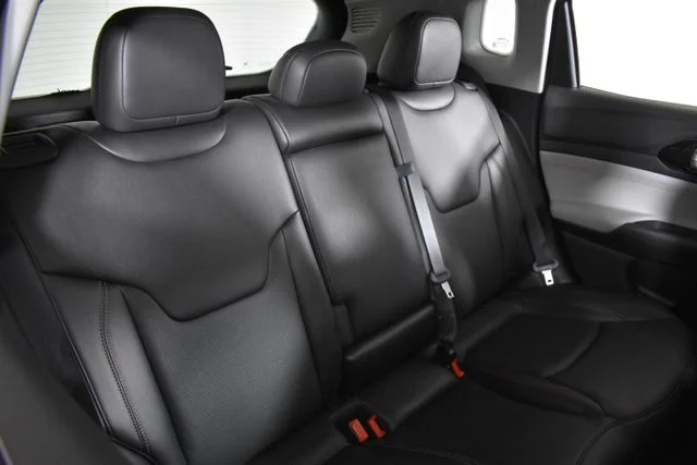 Used 2022 Gray Jeep Limited image 18