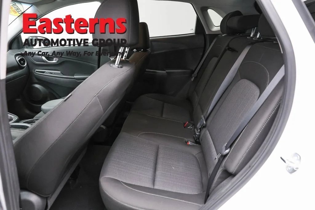 Used 2023 White Hyundai SEL image 21