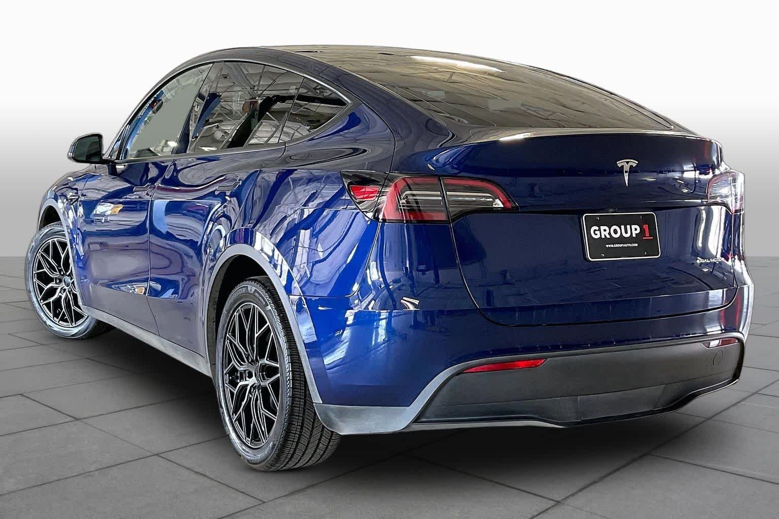 Used 2023 Deep Blue Metallic Tesla  image 11