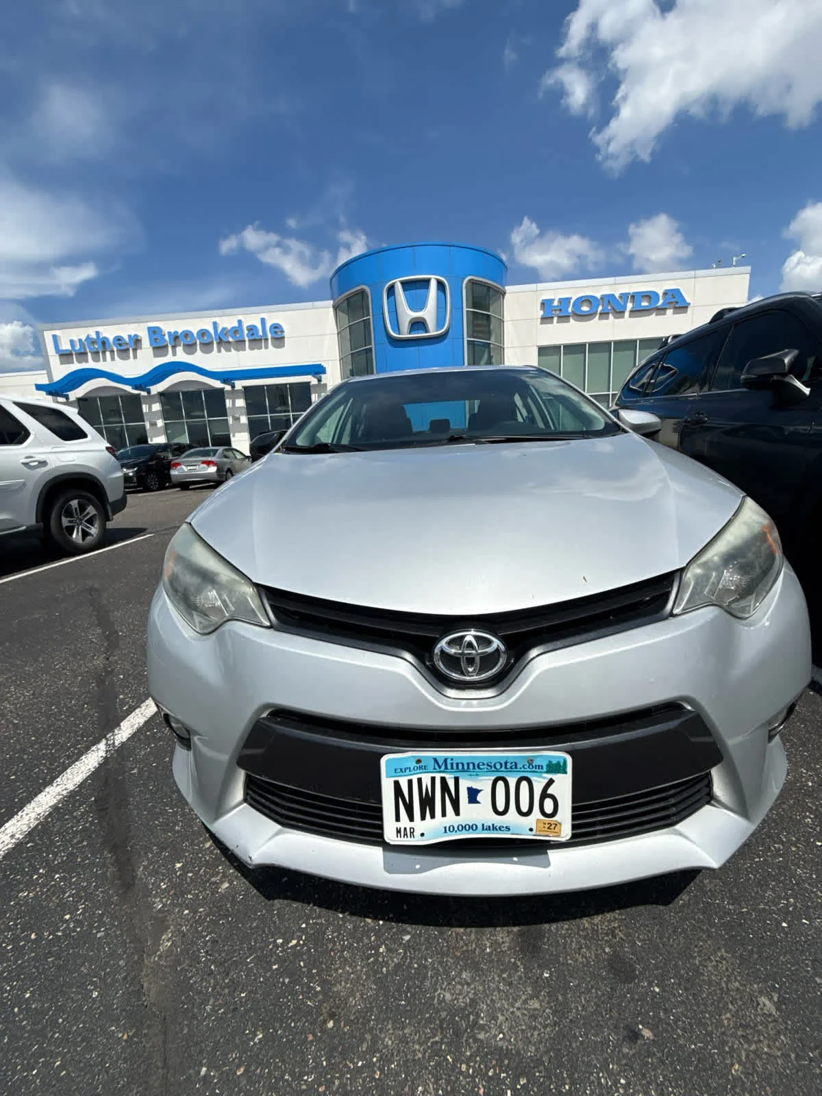 Used 2015 Classic Silver Metallic Toyota LE Plus image 5