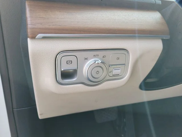 Used 2024  Mercedes-Benz GLE 450 image 17