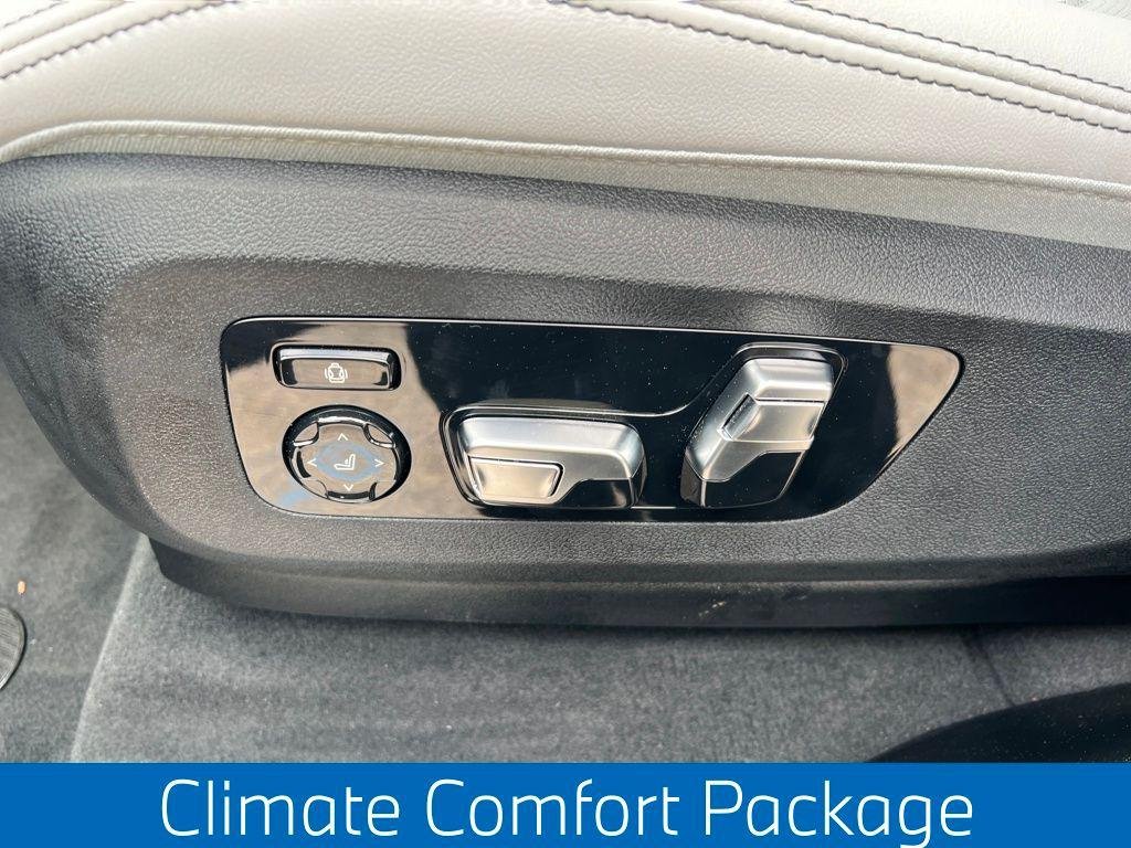 New 2026 Carbon Black Metallic BMW xDrive40i image 7