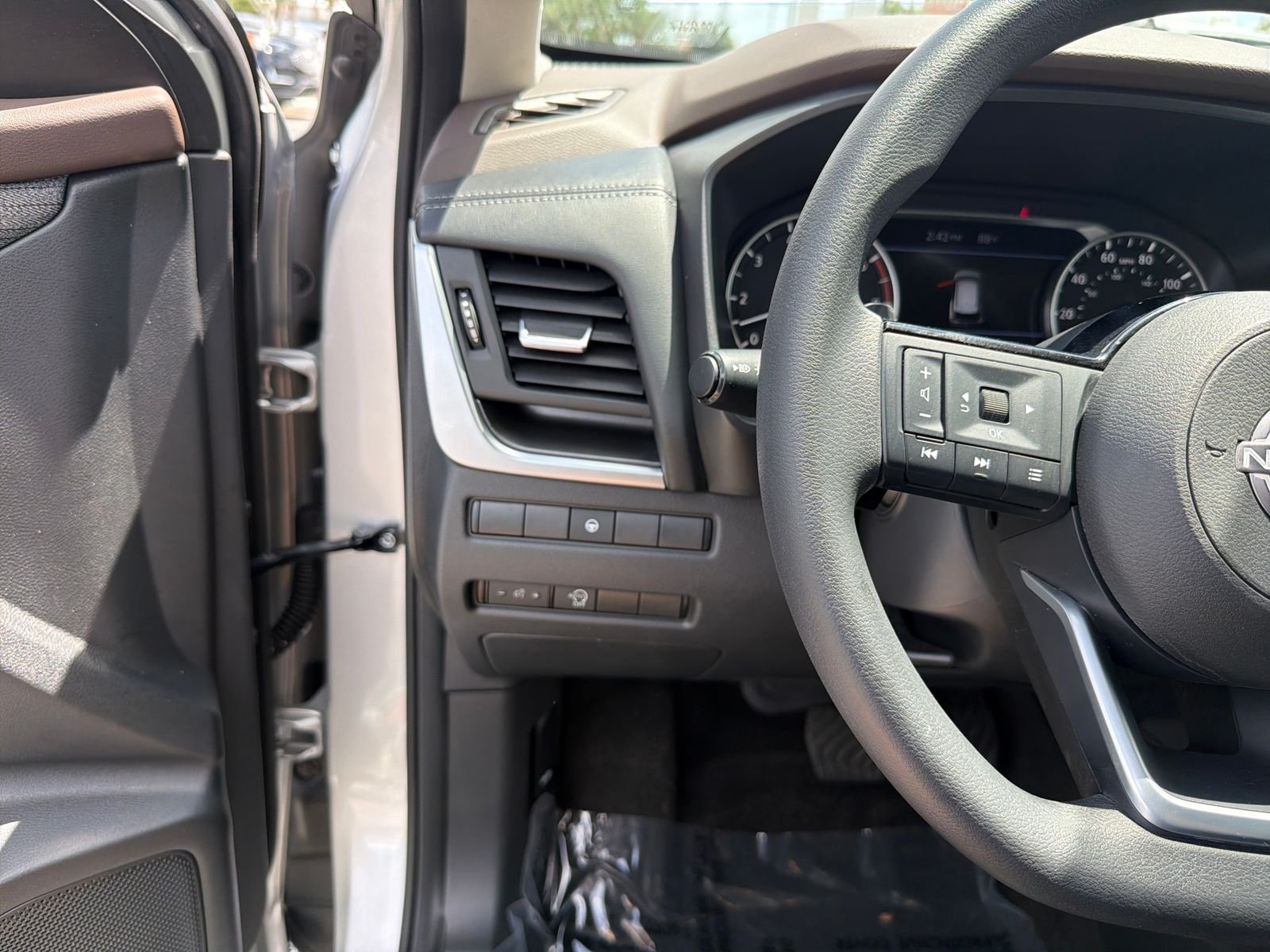 Certified Used 2023 Silver Nissan SV image 13