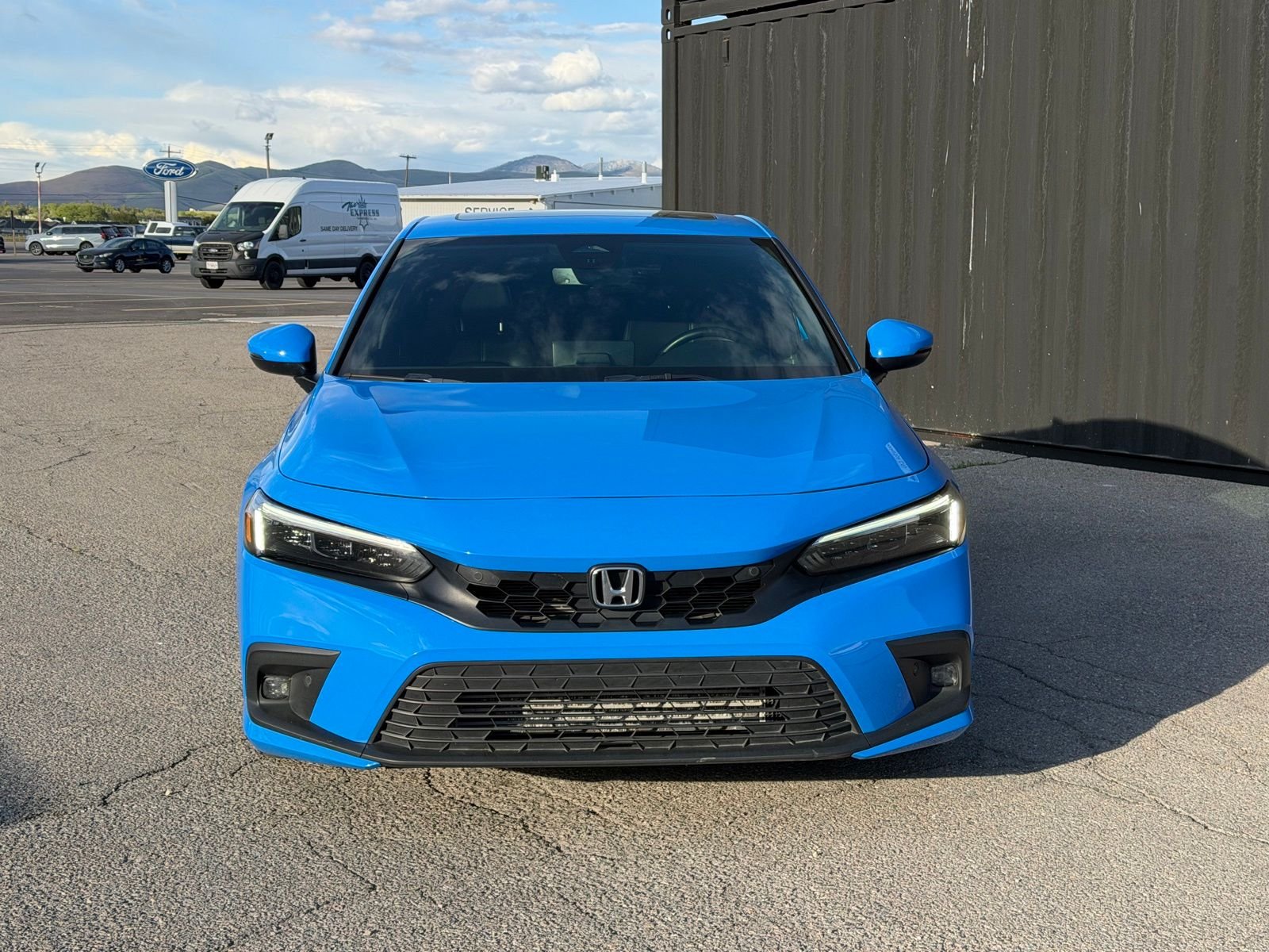 View vehicle photo 2