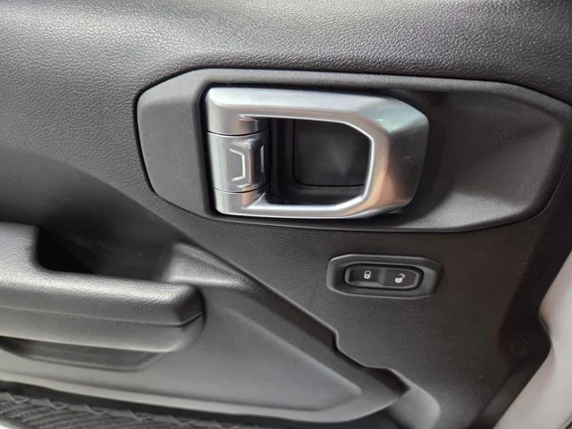 Used 2025 White Jeep Sport image 27