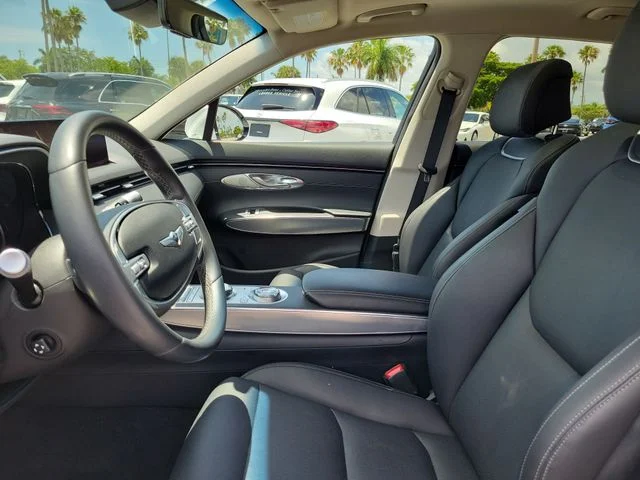 Used 2024 White Genesis 2.5T image 23