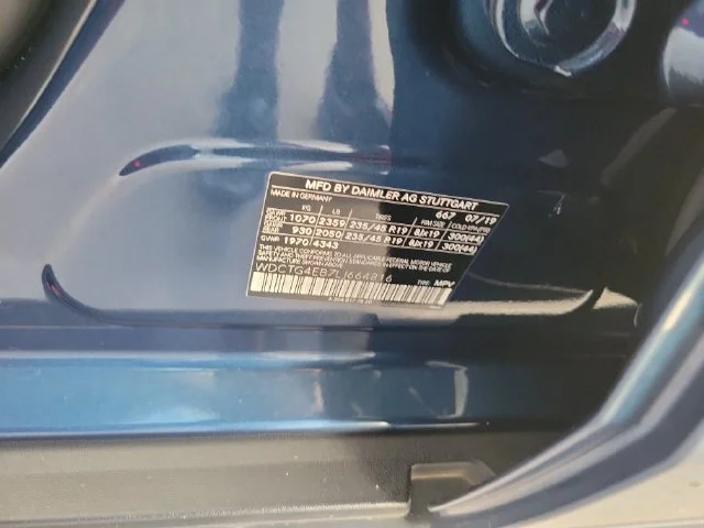 Used 2020 Blue Mercedes-Benz GLA 250 image 31